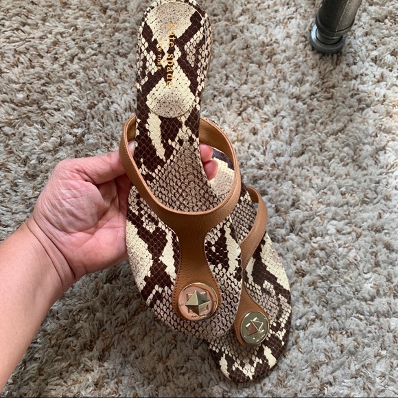 Kate Spade ♠️ new york, Turn-lock Leather Sandal - Picture 3 of 8